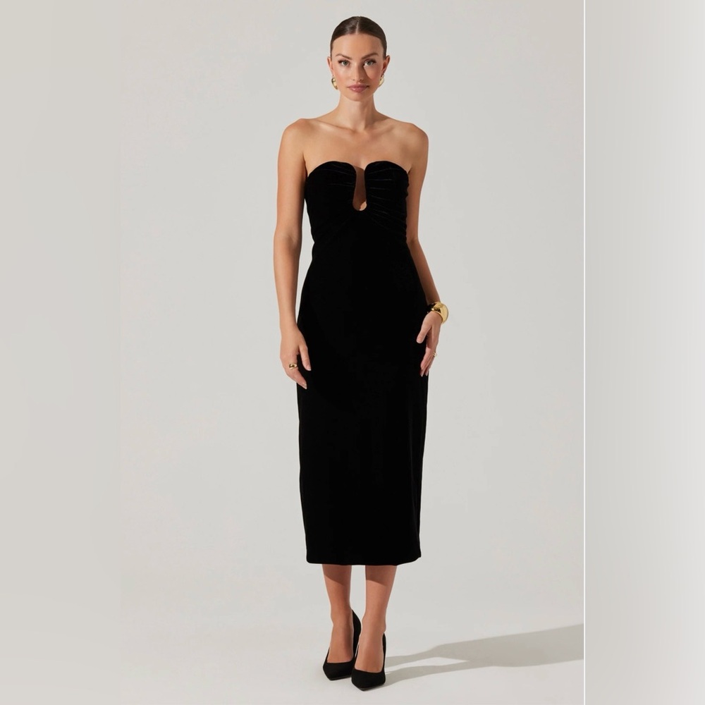 Astr Black Velvet Strapless Midi Dress